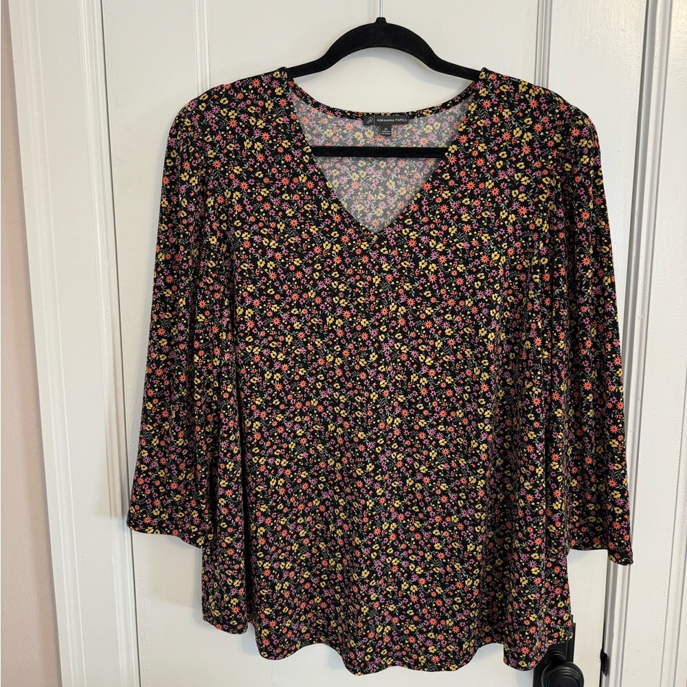 Adrianna Papell V-Neck Blouse with 3/4 length Sleeves